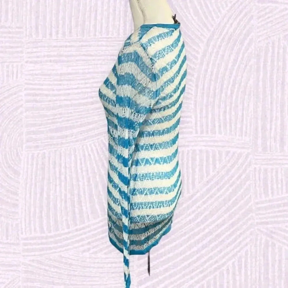 Tommy Bahama size M blue and white open weave cover up/lightweight sweater EUC - Picture 3 of 7
